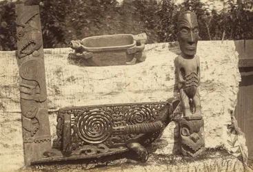 Artefakte, ca. 1885 (Albuminabzug)